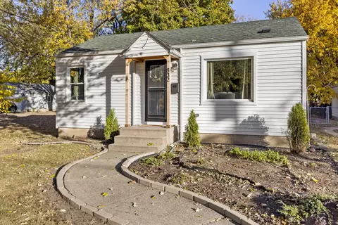 832 Grand Ave, Loves Park, IL 61111