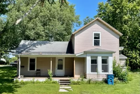 801 Warren St, Chenoa, IL 61726