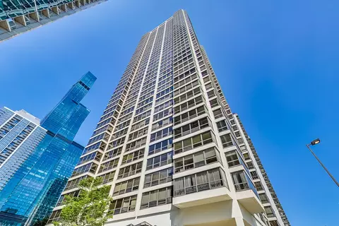 360 E Randolph St #3702, Chicago, IL 60601