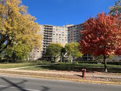 7141 N Kedzie Ave #712, Chicago, IL 60645