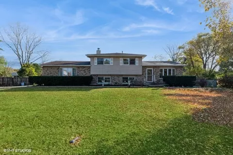 40177 N Adelphi Ave, Beach Park, IL 60099