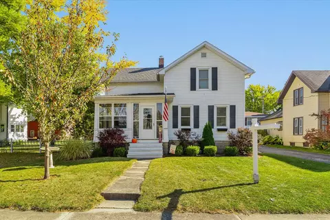 172 N View St, Hinckley, IL 60520