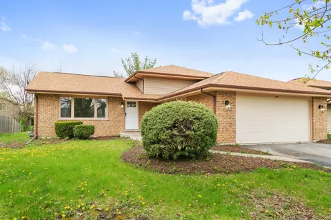 4948 Arquilla Dr, Richton Park, IL 60471