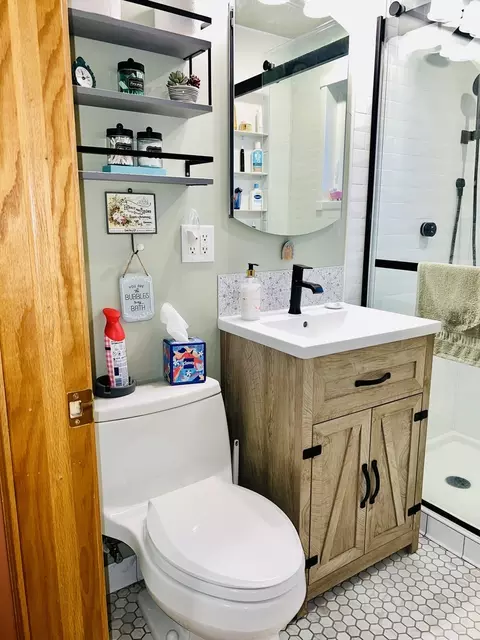 Bath - 5213 State Rd, Burbank, IL 60459 photo 1 of 2