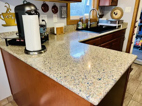 Kitchen - 5213 State Rd, Burbank, IL 60459 photo 4 of 6
