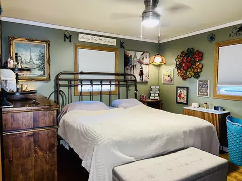 Bedroom - 5213 State Rd, Burbank, IL 60459 photo 1 of 1