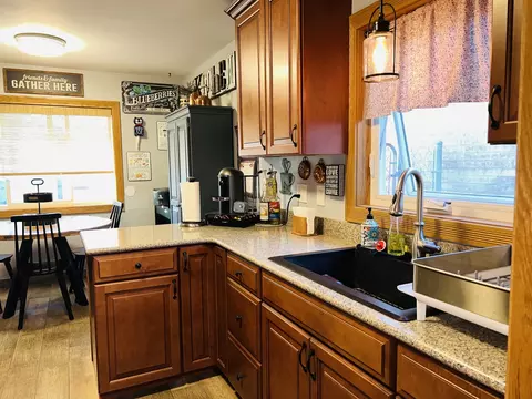Kitchen - 5213 State Rd, Burbank, IL 60459 photo 6 of 6