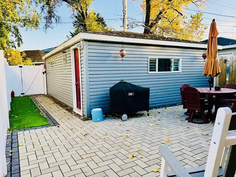 Exterior - 5213 State Rd, Burbank, IL 60459 photo 4 of 6