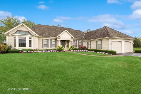 6315 Holly Rd, Libertyville, IL 60048