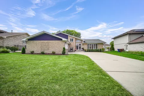 19718 Swanberg Ln, Mokena, IL 60448