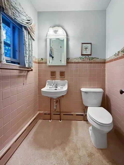 618 S Carroll Ave, Freeport, IL 61032 photo 14