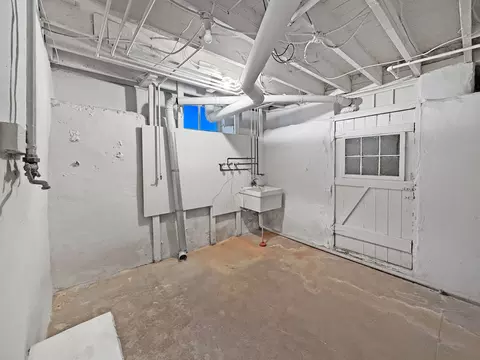 618 S Carroll Ave, Freeport, IL 61032 photo 23