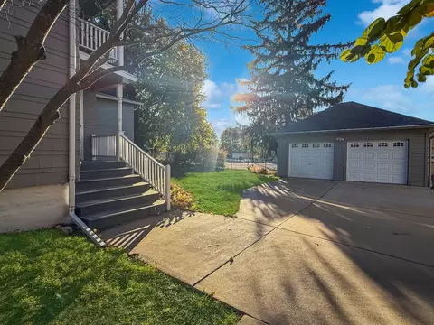 618 S Carroll Ave, Freeport, IL 61032 photo 25