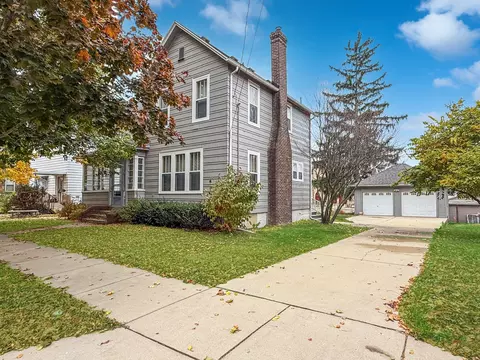 618 S Carroll Ave, Freeport, IL 61032