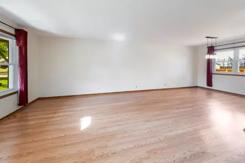 790 W Appletree Ln, Bartlett, IL 60103 photo 3