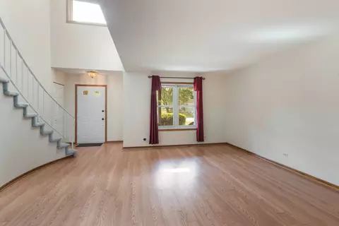 790 W Appletree Ln, Bartlett, IL 60103 photo 8