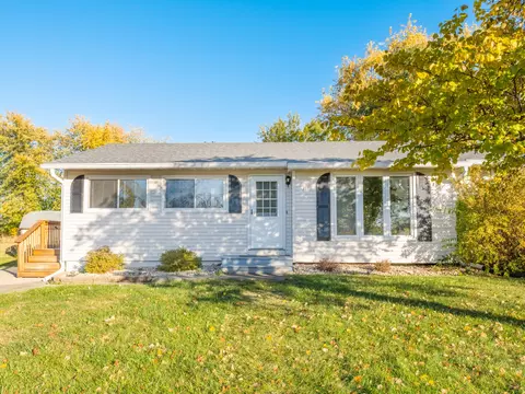 311 Camelot Dr, Washington, IL 61571