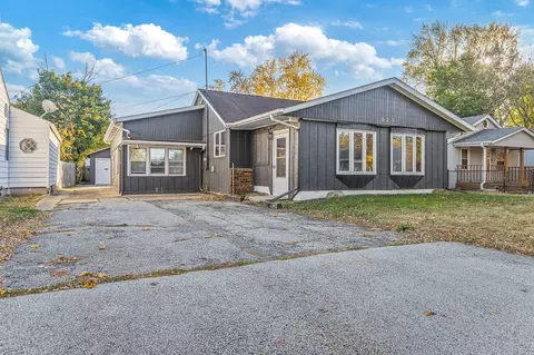 323 Wilson Ave, Machesney Park, IL 61115