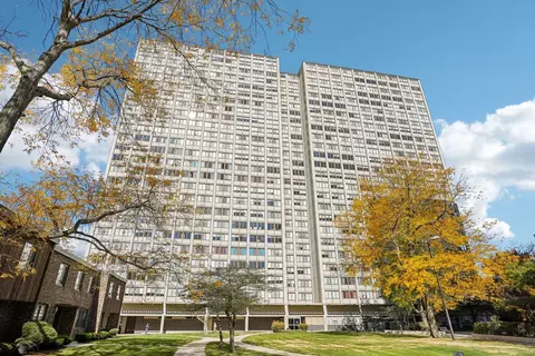 4800 S Lake Park Ave #2401, Chicago, IL 60615