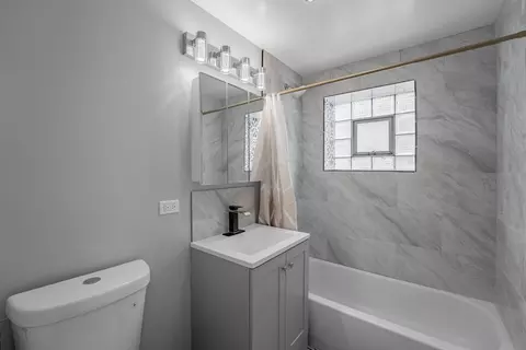 Bath - 4030 Joliet Ave #2, Lyons, IL 60534 photo 1 of 2