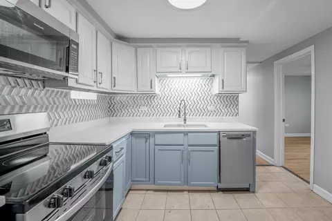 Kitchen - 4030 Joliet Ave #2, Lyons, IL 60534 photo 3 of 5