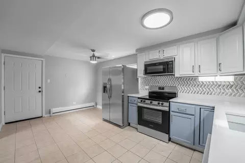 Kitchen - 4030 Joliet Ave #2, Lyons, IL 60534 photo 2 of 5