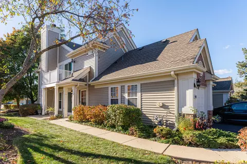 1088 Talbots Ln #1088, Elk Grove Village, IL 60007