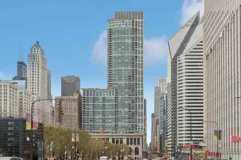 130 N Garland Ct #1505, Chicago, IL 60602