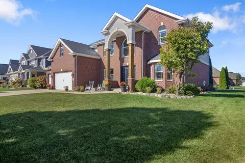 10372 Silver Maple Dr, Saint John, IN 46373 photo 2
