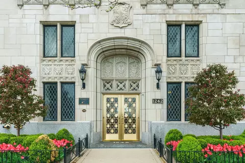 1242 N Lake Shore Dr #11N, Chicago, IL 60610