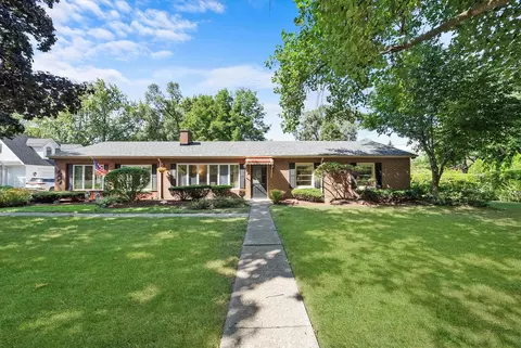 12200 S 69th Ct, Palos Heights, IL 60463