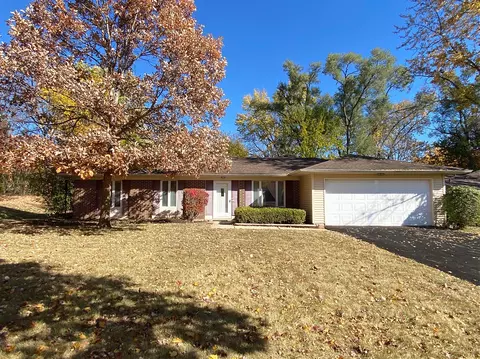 802 S 11 Ave, Saint Charles, IL 60174