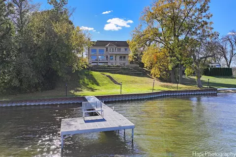 28944 W Manitoba Trl, Mchenry, IL 60051