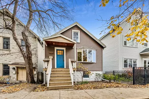 2527 W Lyndale St, Chicago, IL 60647
