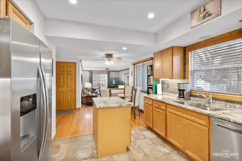 2050 Savannah Rd, Elgin, IL 60123 photo 5