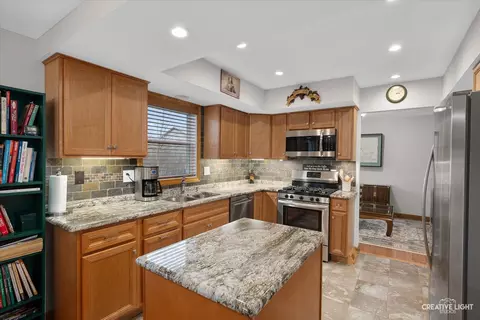 2050 Savannah Rd, Elgin, IL 60123 photo 4