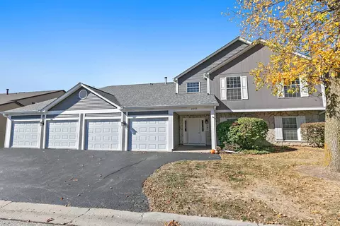 2253 Petworth Ct #202D, Naperville, IL 60565