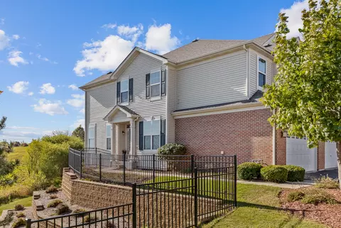 9884 Williams Dr, Huntley, IL 60142