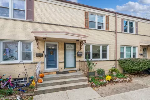 7919 W North Ave #C, River Forest, IL 60305
