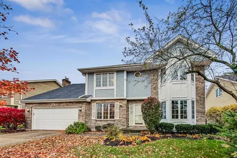 27 W387 Waterford Dr, Winfield, IL 60190