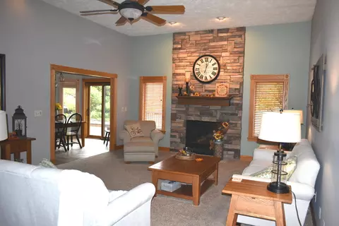 Living - 315 E 8th St, El Paso, IL 61738 photo 1 of 4