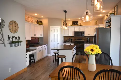 Kitchen - 315 E 8th St, El Paso, IL 61738 photo 4 of 6