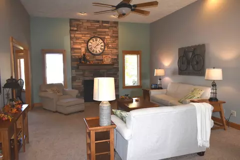 Living - 315 E 8th St, El Paso, IL 61738 photo 2 of 4