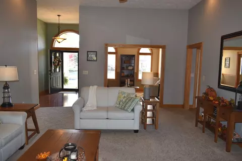 Entry Way - 315 E 8th St, El Paso, IL 61738 photo 2 of 2