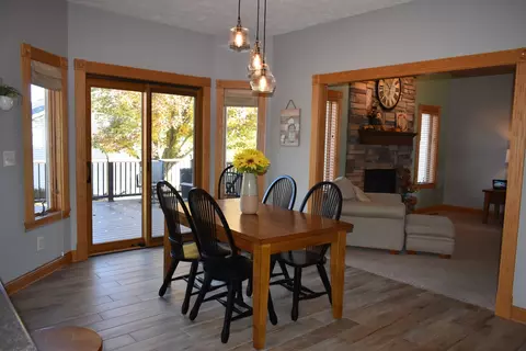 Dining - 315 E 8th St, El Paso, IL 61738 photo 2 of 2
