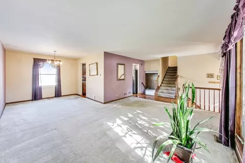 Living - 127 Wallace St, Bartlett, IL 60103 photo 3 of 7