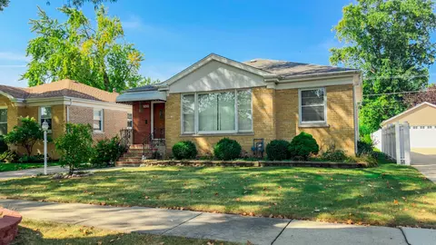 2428 S 8th Ave, North Riverside, IL 60546