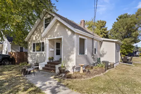 230 River Park Rd, Loves Park, IL 61111