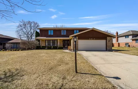 1617 Cimarron Dr, New Lenox, IL 60451