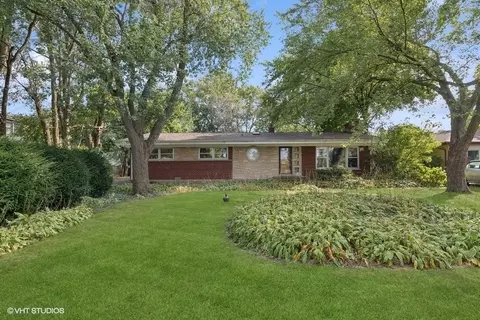 1317 E Olive St, Arlington Heights, IL 60004
